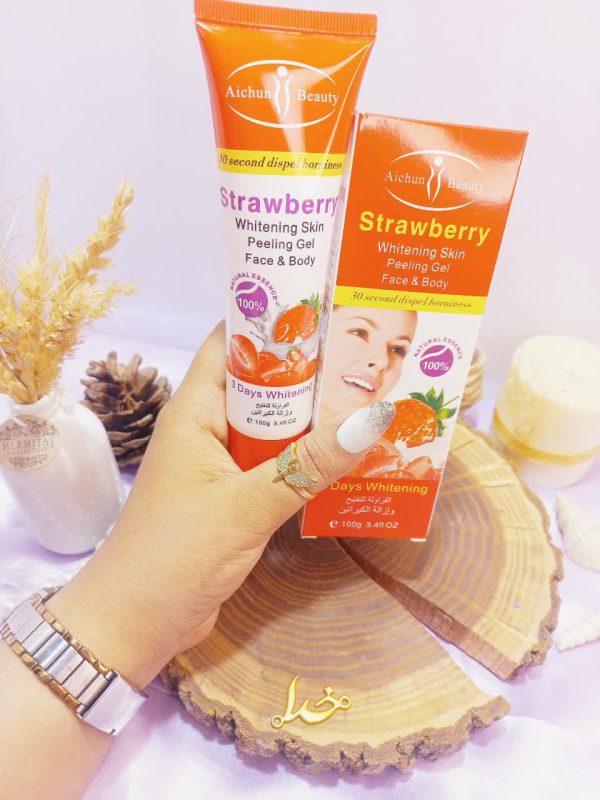 ژل پرطرفدار لایه بردار توت فرنگی Strawberry برند آیچون بیوتی Aichun Beauty کد AC31066 1