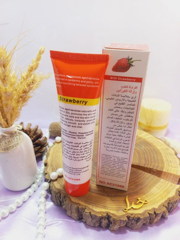 ژل پرطرفدار لایه بردار توت فرنگی Strawberry برند آیچون بیوتی Aichun Beauty کد AC31066 2