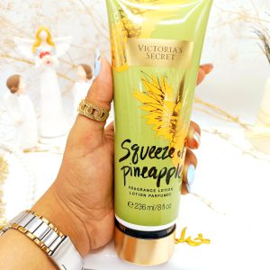 لوسیون معروف مرطوب کننده بدن 236 میل Squeeze Of Pineapple برند ویکتوریا سکرت کد 0838